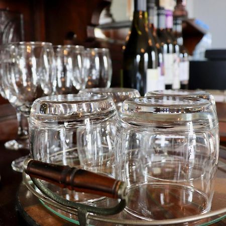 Blue Bell Inn Sorell Екстериор снимка