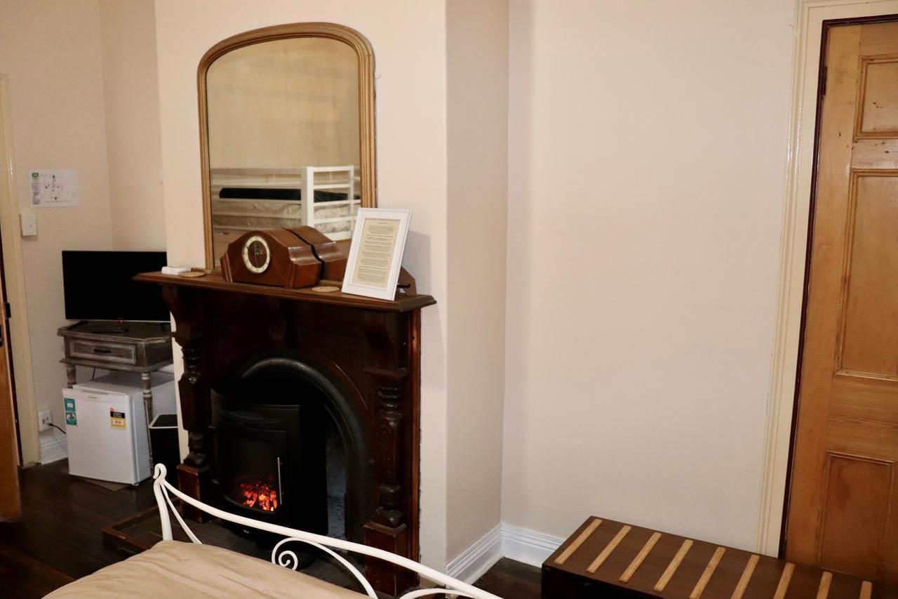 Blue Bell Inn Sorell Екстериор снимка