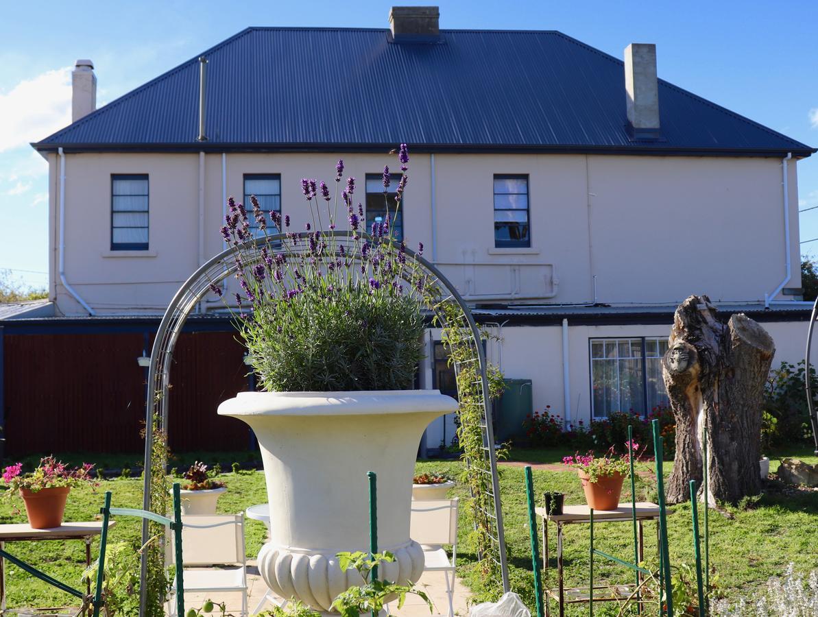 Blue Bell Inn Sorell Екстериор снимка