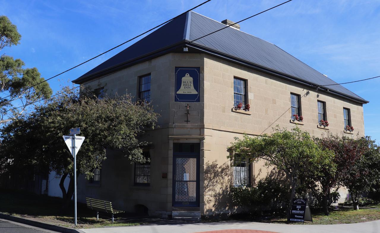 Blue Bell Inn Sorell Екстериор снимка